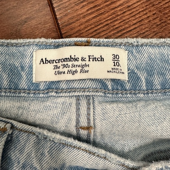 Abercrombie Ultra High Rise 90s Straight Jean - Picture 11 of 12